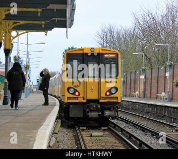 Southport, Merseyside, Royaume-Uni. Mar 13, 2017. RMT action industrielle sur les chemins de fer dans le Nord de l'Angleterre Cw 2053 Crédit : Colin Wareing/Alamy Live News Banque D'Images