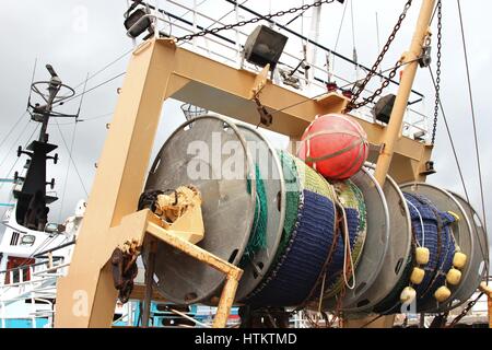 Treuil à tambour d'un bateau de pêche Banque D'Images