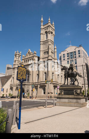 Temple maçonnique, 1 North Broad Street, avec le général George McClellan monument par Henry Jackson Ellicott, Philadelphia, Pennsylvania, USA Banque D'Images