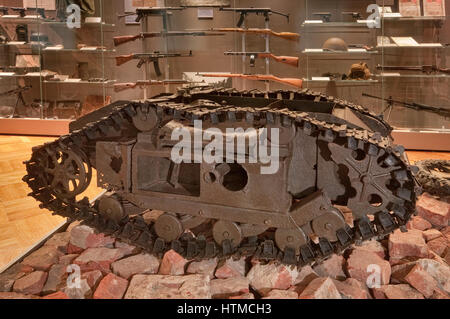 Goliath WW2 German contrôlés à distance à un explosif de Caterpillar, utilisé dans la bataille pour la Forteresse Breslau en 1945, Musée de la ville de Wroclaw, Pologne Banque D'Images