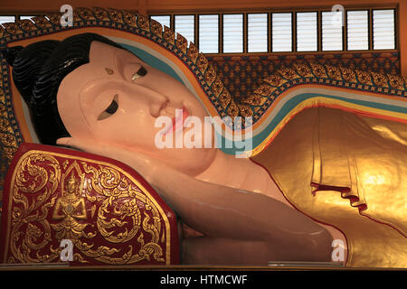 La Malaisie, Penang, Wat Chaiyamangalaram, Bouddha couché, statue Banque D'Images