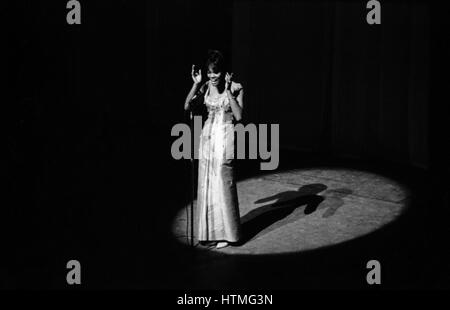 Dionne Warwick à la salle Olympia de Paris en 1964. Banque D'Images