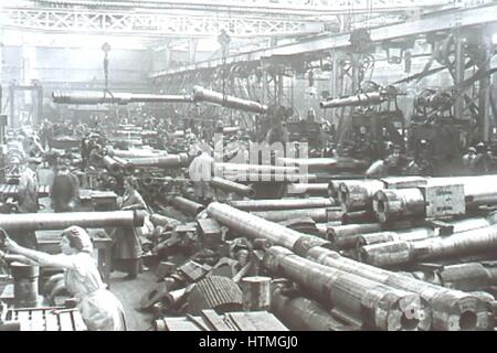 La Seconde Guerre mondiale, 1914-1919 : les femmes britanniques travaillant dans une usine d'armement à Nottingham. Banque D'Images