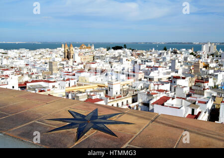 Blick vom Torre Tavira auf Cadiz Banque D'Images