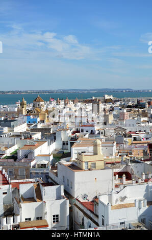 Blick vom Torre Tavira auf Cadiz Banque D'Images