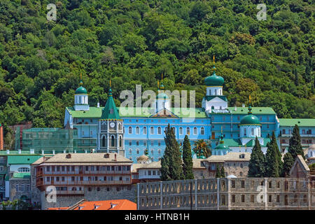 Monastère Orthodoxe russe Saint Pantaleon connu comme Rossikon au Mont Athos, Agion Oros ou montagne sainte, Chalkidiki, Grèce. Banque D'Images