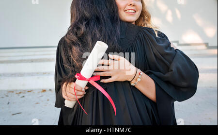 L'obtention du diplôme Certificat de réussite Célébration College Banque D'Images