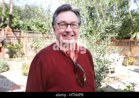 Sainte-hélène, CA, USA. Mar 9, 2017. Ancien commentateur sportif du réseau Tim Ryan à son domicile de Sainte-Hélène. Credit : Napa Valley Inscription/ZUMA/Alamy Fil Live News Banque D'Images