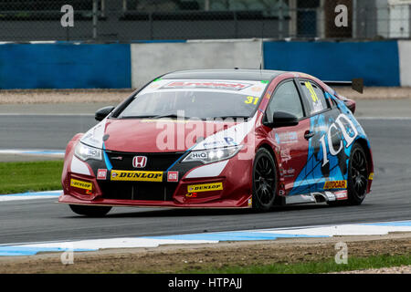 Castle Donington, UK. Mar 16, 2017. Dunlop MSA British Touring Car Championship, Castle Donington. Credit : Gergo Toth/Alamy Live News Banque D'Images