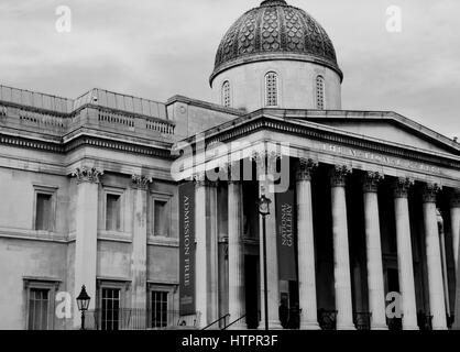 Le noir et blanc de la National Portrait Gallery, Londres, Angleterre. Banque D'Images