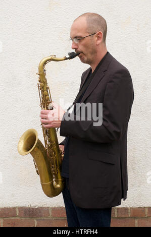 Ian Ellis, saxophoniste de jazz et blues Banque D'Images