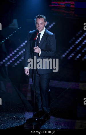 67ème Festival de Sanremo - première soirée comprend : Tiziano Ferro Où : San Remo, Italie Quand : 07 Feb 2017 Credit : IPA/WENN.com **Uniquement disponible pour publication au Royaume-Uni, USA, Allemagne, Autriche, Suisse** Banque D'Images