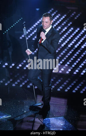 67ème Festival de Sanremo - première soirée comprend : Tiziano Ferro Où : San Remo, Italie Quand : 07 Feb 2017 Credit : IPA/WENN.com **Uniquement disponible pour publication au Royaume-Uni, USA, Allemagne, Autriche, Suisse** Banque D'Images