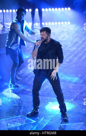 67ème Festival de Sanremo - première soirée comprend : Ricky Martin Où : San Remo, Italie Quand : 07 Feb 2017 Credit : IPA/WENN.com **Uniquement disponible pour publication au Royaume-Uni, USA, Allemagne, Autriche, Suisse** Banque D'Images