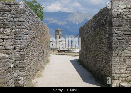 Château de gjirokastër en girokaster, berceau de l'ancien leader communiste albanais Enver Hoxha et écrivain Ismail Kadaré,construit par les agriculteurs du grand domaine Banque D'Images