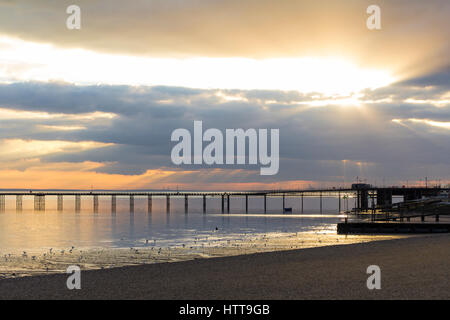 Beau coucher du soleil à Southend-on-Sea fin septembre 2014 Banque D'Images