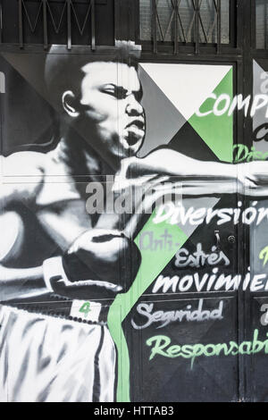 Muhammad Ali artwork sur porte de sport en Espagne Banque D'Images