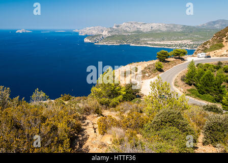 Vue panoramique sur la côte près de Cassis vu de la route des cretes (Provence, France) Banque D'Images