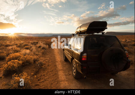 La conduite de route non revêtue dans Grand Staircase Escalante National Monument (Utah) Banque D'Images