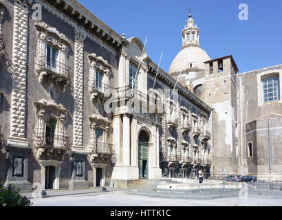 Monastère bénédictin de San Nicolò l'Arena aujourd'hui le ministère des Sciences Humaines, Université de Catane, Sicile, Italie. Banque D'Images