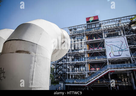 Façade du Centre de Georges Pompidou à Paris, France Banque D'Images