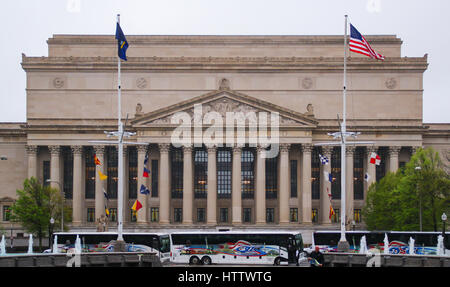 Washington DC, USA - Le 29 avril 2014 : La façade de l'édifice des Archives Nationales à Washington D.C. Banque D'Images