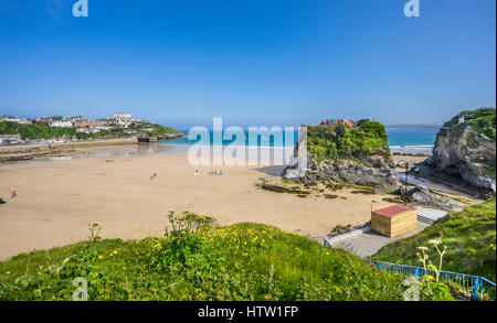 Royaume-uni, le sud-ouest de l'Angleterre, Cornwall, Newquay, 'House dans la mer' sur l'île de Towan à plage de Towan est reliée au continent par un secteur de sus Banque D'Images