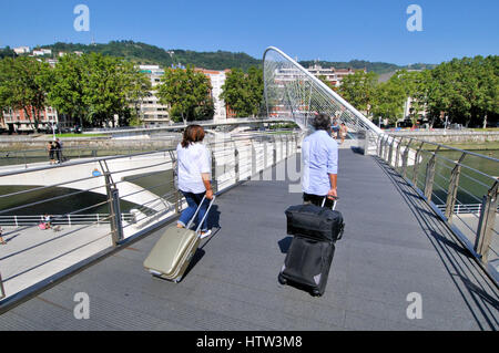 Le pont Zubizuri. Bilbao. Bizkaia. Vizcaya. Pays basque, Euskadi, Pays Basque Banque D'Images