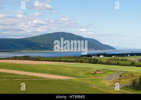 Une vue sur le parc national de la Jacques-Cartier et la campagne entourant la haute tour d'observation Halte de Saint-François-de-l'Île-d'Orléans Banque D'Images