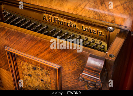 Beau vieux piano allemand détail close up Banque D'Images