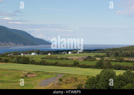 Une vue sur le parc national de la Jacques-Cartier et la campagne entourant la haute tour d'observation Halte de Saint-François-de-l'Île-d'Orléans Banque D'Images