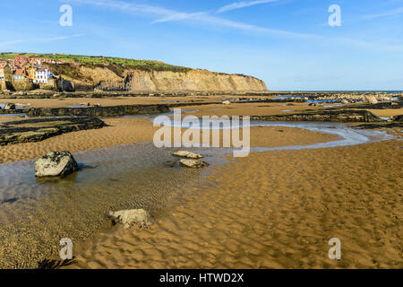 Marée basse à Robin Hoods Bay North Yorkshire Banque D'Images