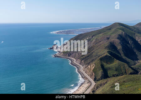 Vue aérienne de la Pacific Coast Highway à Point Mugu entre malibu et Oxnard Californie. Banque D'Images