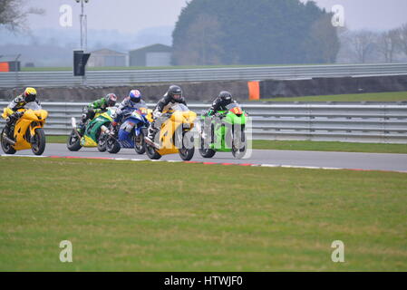 Pas de limites journée circuit moto Banque D'Images