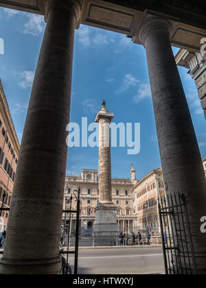 La colonne de Marc-aurèle sur la Corsa à Rome, Italie Banque D'Images