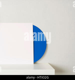 Blue vinyl record en cas de papier blanc Banque D'Images