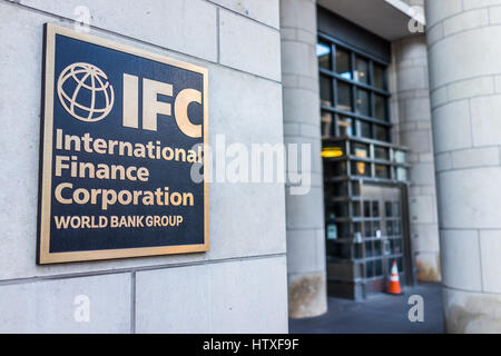 Washington DC, USA - 4 mars 2017 : entrée avec signe de la SFI Société financière internationale du Groupe de la Banque mondiale Banque D'Images