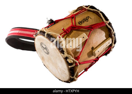 Tambora, tambour. Instrument à percussion. Instruments folkloriques traditionnels de la côte Atlantique de la Colombie utilisé pour interpréter rythmes cumbia, porro, gaita Banque D'Images