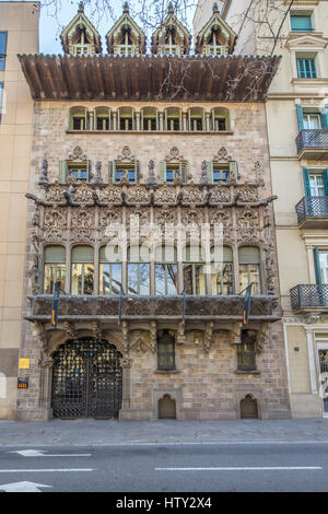 Palau del Baró de Quadras par l'architecte Josep Puig i Cadafalch, Barcelone, Espagne. Banque D'Images