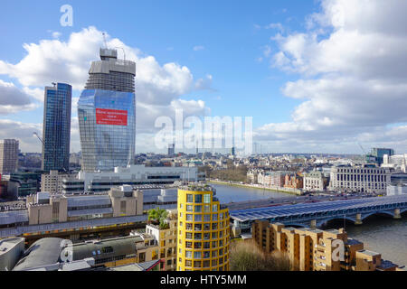 Une construction de Blackfriars et London Skyline Banque D'Images