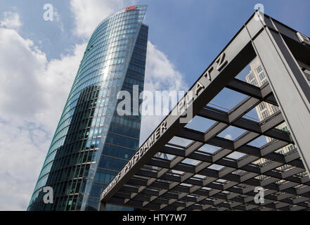 BERLIN, ALLEMAGNE - 30 août 2014 : Entrée de la Potsdamer Platz railroad station Banque D'Images