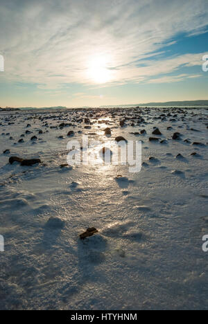 Fjord gelé en hiver, soleil scandinaves Norvège Banque D'Images