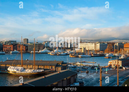 L'horizon d'Oslo avec le port en hiver, la Norvège Banque D'Images