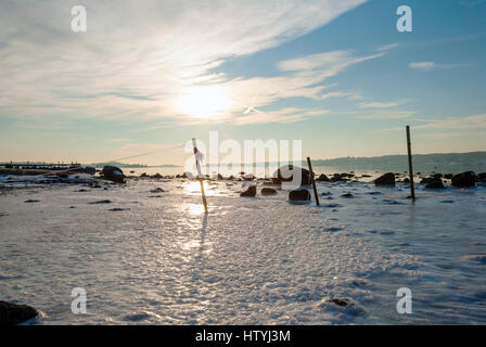 Fjord gelé en hiver, soleil scandinaves Norvège Banque D'Images