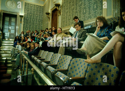 Les membres du public et les invités sont assis dans la galerie visites avant le président George H. W. Bush prononce son premier message sur l'état de l'union à une session conjointe du Congrès, à Washington DC., 31 janvier 1990. Photo par Mark Reinstein Banque D'Images