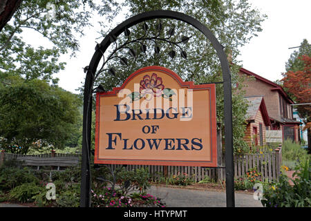 Le Pont de fleurs, un ancien pont de chariot, à Shelburne Falls, Massachusetts, United States. Banque D'Images