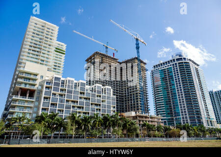 Miami Florida,Wynwood,immeuble résidentiel,haute élévation,en construction,grues,appartements,condominium résidentiel appartements immeuble Banque D'Images