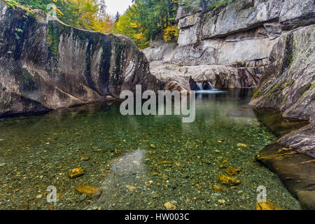 Warren Falls sur la rivière Mad, Green Mountain National Forest, comté de Washington, New York Banque D'Images