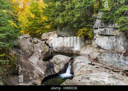 Warren Falls sur la rivière Mad, Green Mountain National Forest, comté de Washington, New York Banque D'Images