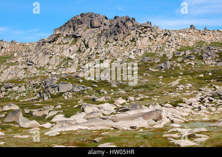 Rocky Ridge au Mt Kosciuszko Lookout Thredbo ci-dessus dans les montagnes enneigées de la Nouvelle Galles du Sud, Australie Banque D'Images